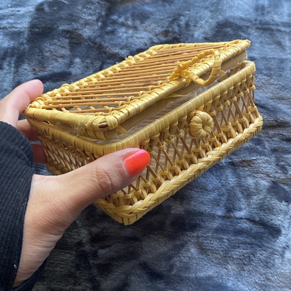 Small wicker box - Picture 2 of 4